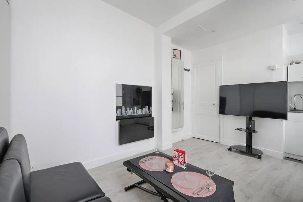 Fantin Latour Cosy Studio 2P Seine & Eiffel Tower Appartement Parijs